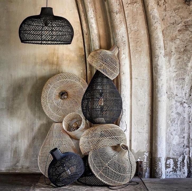 Raw Materials Maze rotan hanglamp, Groot Ø57cm, Zwart, Huis en Inrichting, Lampen | Hanglampen, Nieuw, Minder dan 50 cm, Hout