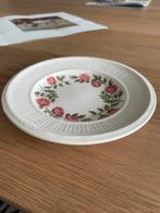 Zeven wedgwood Rosalind gebaksbordjes, Huis en Inrichting, Keuken | Servies, Ophalen of Verzenden, Zo goed als nieuw, Bord(en)