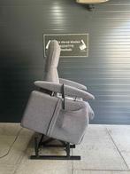 Sta op stoel merk fitform, Huis en Inrichting, Fauteuils, Ophalen, Minder dan 75 cm, Zo goed als nieuw, Stof