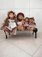 Poppen op een bankje, Verzamelen, Ophalen of Verzenden, Pop