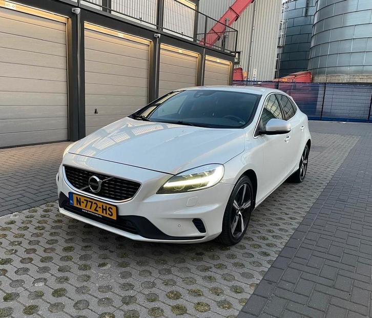 Volvo V40 2.0 D4/Automaat/Cruise/Airco/Nieuwe APK/LED/190PK, Auto's, Volvo, Particulier, V40, Achteruitrijcamera, Adaptive Cruise Control