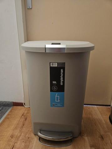 Simplehuman prullenbak 50l met vergrendeling beschikbaar voor biedingen