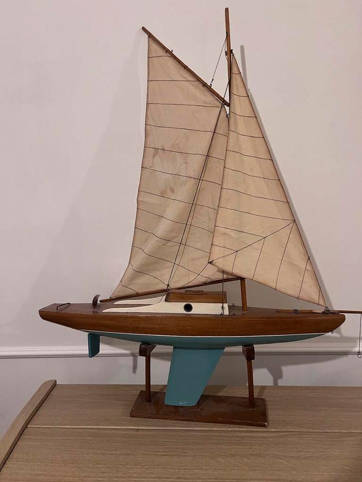 Houten zeilbootje, Hobby en Vrije tijd, Modelbouw | Boten en Schepen, Gebruikt, Ophalen
