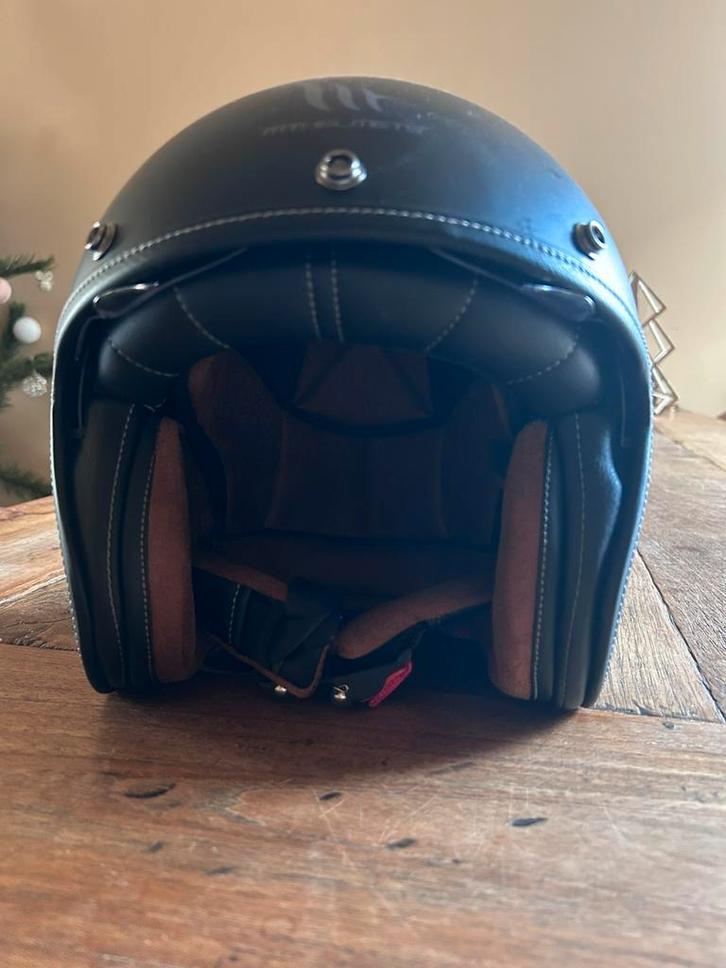 Matzwarte helm, MT Le Mans maat XXl, Fietsen en Brommers, Brommerhelmen, Zo goed als nieuw, Extra large of groter, Ophalen of Verzenden