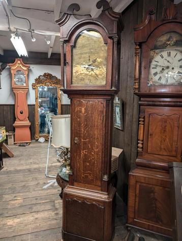 Antieke Engelse staande klok 8 daags uurwerk €150. 220 hoog  beschikbaar voor biedingen