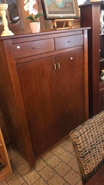 Kast beschikbaar voor biedingen