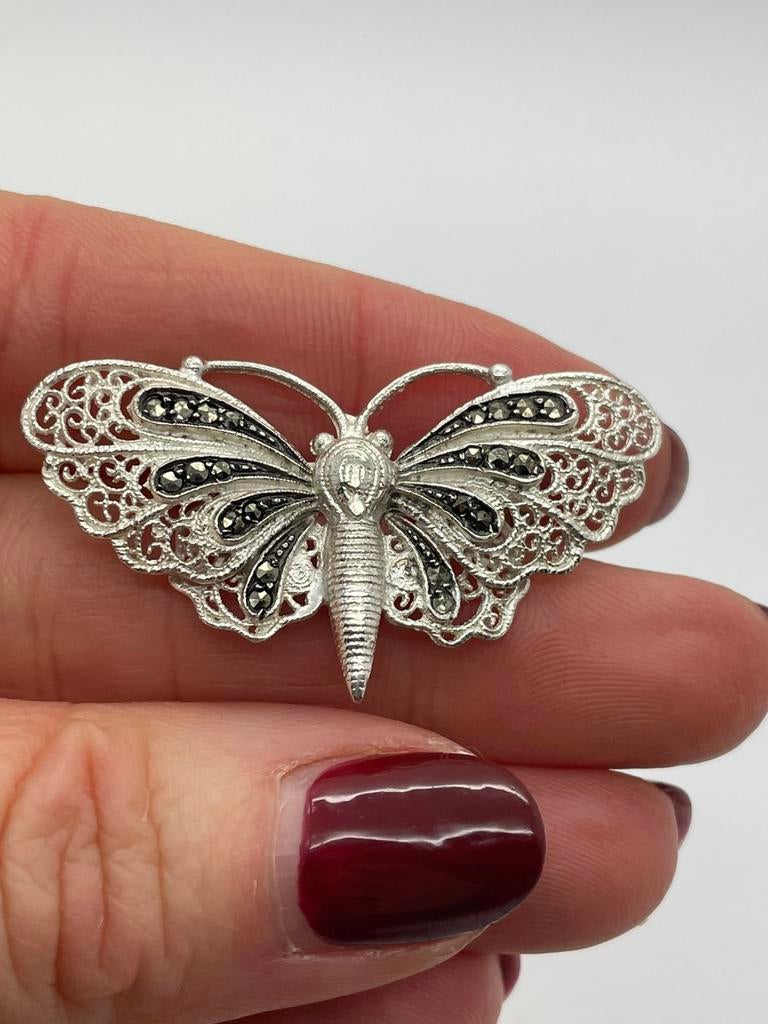 C290 Prachtige zilveren broche vlinder markasiet, Sieraden, Tassen en Uiterlijk, Antieke sieraden, Ophalen of Verzenden, Zilver