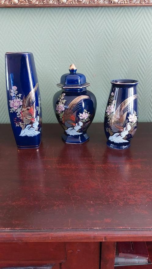 Vintage Japanse set vazen Nieuwstaat mooi Gedecoreerd, Antiek en Kunst, Antiek | Vazen, Ophalen of Verzenden