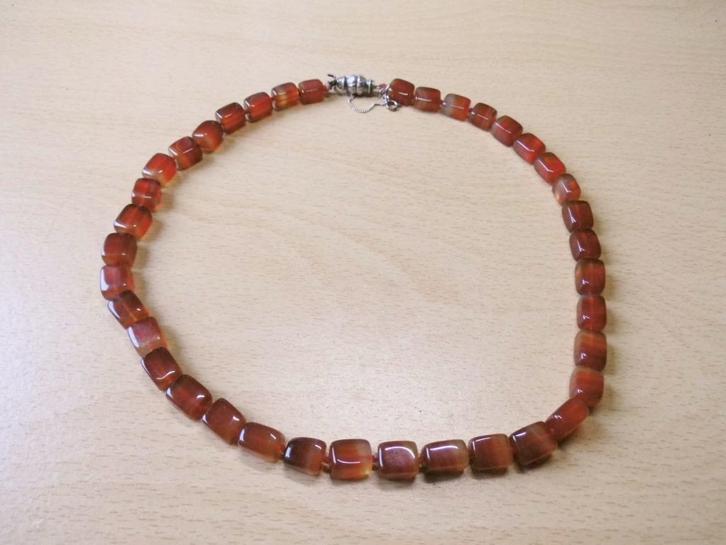 Halssnoer Agaat met zilveren slot., Sieraden, Tassen en Uiterlijk, Kettingen, Zo goed als nieuw, Zilver, Ophalen of Verzenden