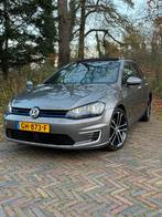 Volkswagen Golf 1.4 TSI Phev PANO 150KW GTE 5D 2015 Grijs, Auto's, Stof, Zwart, 4 cilinders, 1395 cc