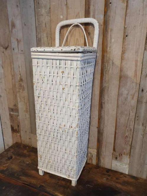 oud stokbroodmandje ``WOONWINKEL RUSTIEK``, Antiek en Kunst, Curiosa en Brocante, Ophalen of Verzenden