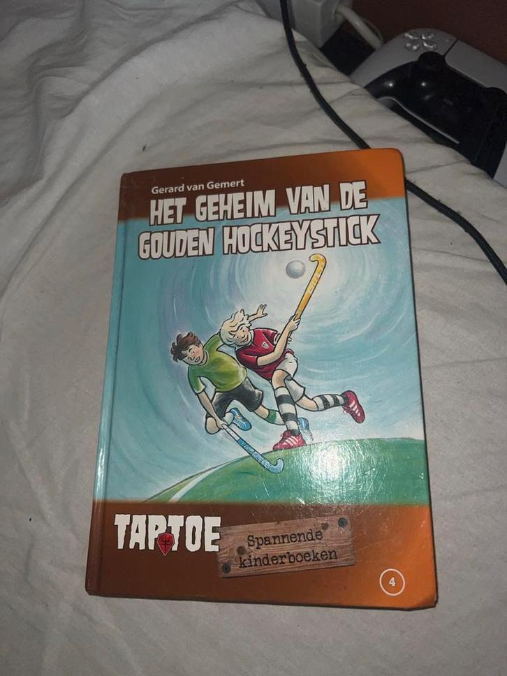 Het geheim van de gouden hockeystick, Boeken, Kinderboeken | Jeugd | onder 10 jaar, Gelezen, Fictie algemeen, Ophalen of Verzenden