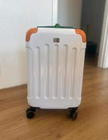 Handbagage koffer beschikbaar voor biedingen