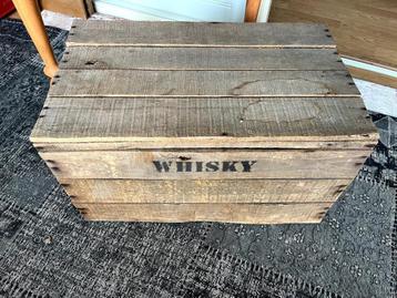mooie houten whisy kist om spulletjes in op te bergen beschikbaar voor biedingen