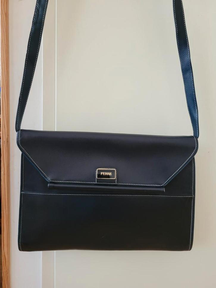 Gianfranco Ferre tas leer zwart, Sieraden, Tassen en Uiterlijk, Tassen | Schoudertassen, Zo goed als nieuw, Zwart, Leer, Ophalen of Verzenden