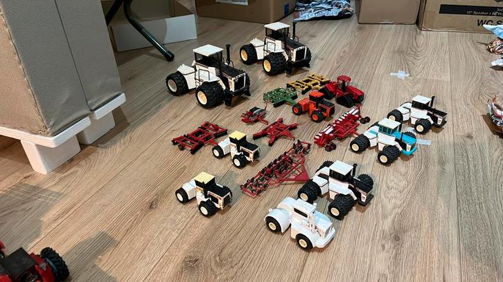 Verzameling Big Bud tractoren, Hobby en Vrije tijd, Modelauto's | Overige schalen, Zo goed als nieuw, Tractor of Landbouw, Ophalen of Verzenden