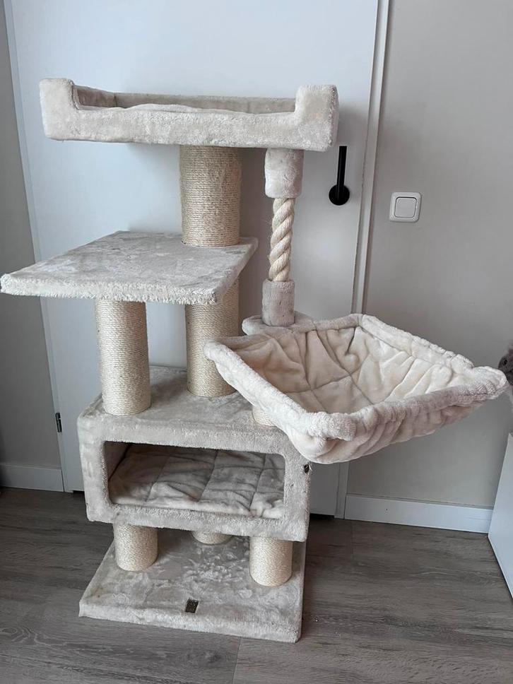 Petrebels parklane 131 creme, krabpaal, Dieren en Toebehoren, Krabmeubelen, Zo goed als nieuw, Krabpaal, Ophalen of Verzenden