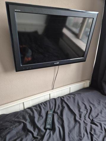 Sony Bravia 32" TV met Wandsteun & Afstandsbediening beschikbaar voor biedingen