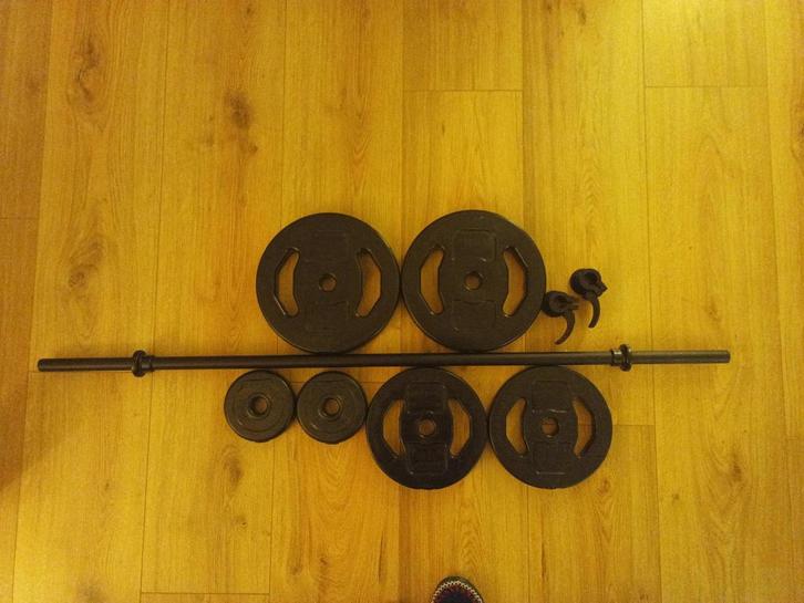 Les Mills barbell set Bodypump, Sport en Fitness, Fitnessmaterialen, Zo goed als nieuw, Halterset, Armen, Benen, Borst, Buik, Rug