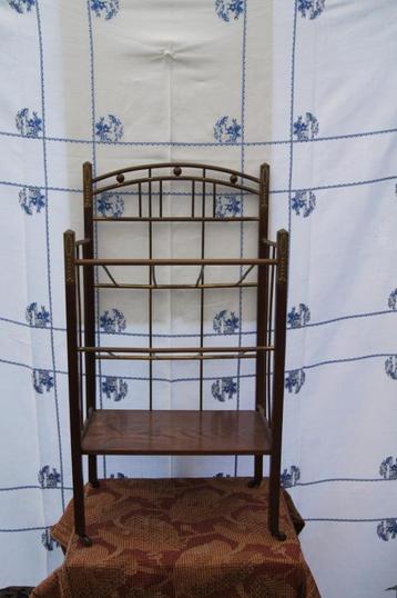 Tijd schriften rek  beschikbaar voor biedingen