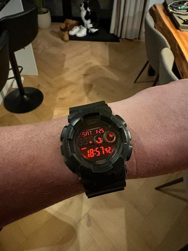 Casio G-Shock GD-100MS-3ER Militair Groen, Sieraden, Tassen en Uiterlijk, Horloges | Heren, Gebruikt, Polshorloge, Casio, Kunststof