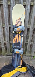 Snowboard van Quechua met schoenen., Sport en Fitness, Snowboarden, Ophalen of Verzenden, Gebruikt, Schoenen