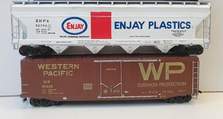 ATHEARN H0 1323 Box Car W.P.+1904 Hopper Car Enjay Plastics, Hobby en Vrije tijd, Modeltreinen | H0, Gebruikt, Wagon, Gelijkstroom of Wisselstroom