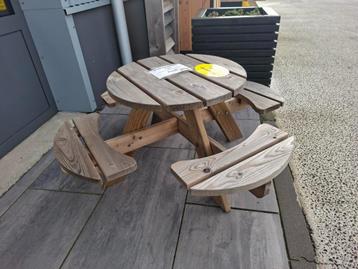 Kinderpicknicktafel rond Showmodel beschikbaar voor biedingen