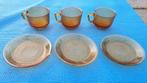 Vintage jaren zeventig bruin glas 3x kop en 3 keer schotel, Huis en Inrichting, Keuken | Servies, Ophalen of Verzenden, Effen