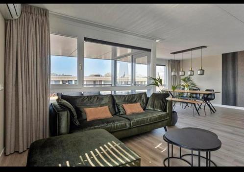 Velours/velvet groene 4-zits bank Suite incl. losse hocker, Huis en Inrichting, Banken | Bankstellen, Zo goed als nieuw, Rechte bank