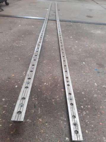 T rail Genuaraul (Merk Pfeiffer?) 32x6 en 3m lang beschikbaar voor biedingen