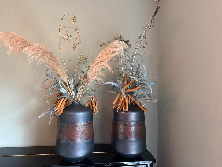 2 Zwarte Metalen Potten Espeterhoeve - Prachtig!, Huis en Inrichting, Woonaccessoires | Vazen, Zo goed als nieuw, Zwart, Minder dan 50 cm