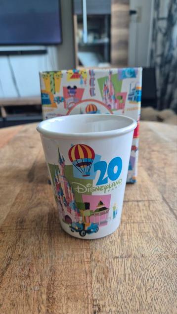 Disneyland Paris 20 Jaar Beker in Doos beschikbaar voor biedingen