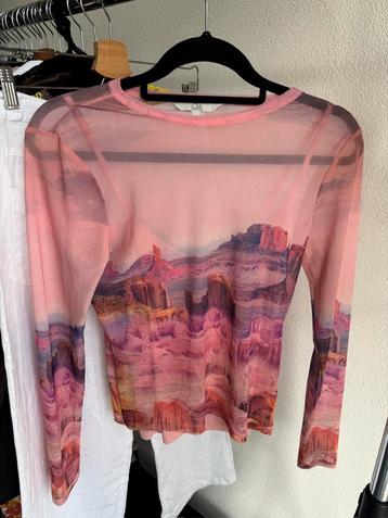C&A roze kleurrijke mesh longsleeve top met print beschikbaar voor biedingen