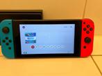 Nintendo Switch Rood Blauw HAC-001(-01), Ophalen of Verzenden, Zo goed als nieuw, Met 2 controllers, Switch Original