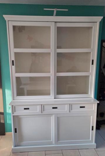 Mooie buffetkast/dressoir met schuifdeuren beschikbaar voor biedingen