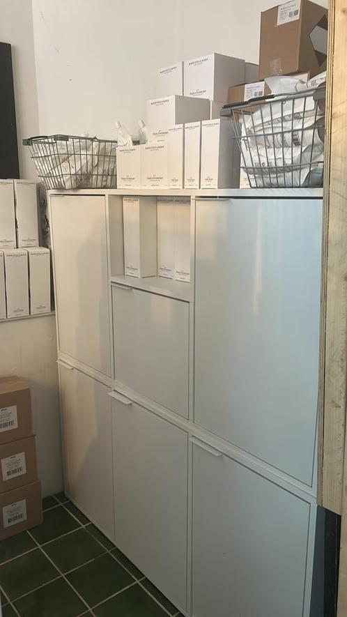 Opberg kast gratis afhalen!!!, Huis en Inrichting, Kasten | Roldeurkasten en Archiefkasten, Gebruikt, 25 tot 50 cm, Ophalen