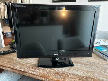 LG televisie , beeldscherm 54 cm werkt uitstekend  beschikbaar voor biedingen