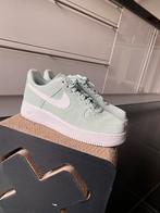 Nike Air Force 1 ‘07 Mintgroen suede, Nieuw, Groen, Nike, Ophalen of Verzenden