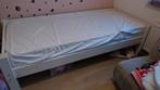 Bed 90x200  met matras en hoes erom., Huis en Inrichting, Slaapkamer | Bedden, Ophalen, 90 cm, Eenpersoons, Wit