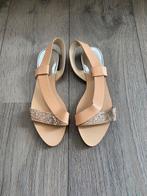 Platte beige sandalen Zara - maat 38, Nieuw, Zara, Beige, Sandalen of Muiltjes