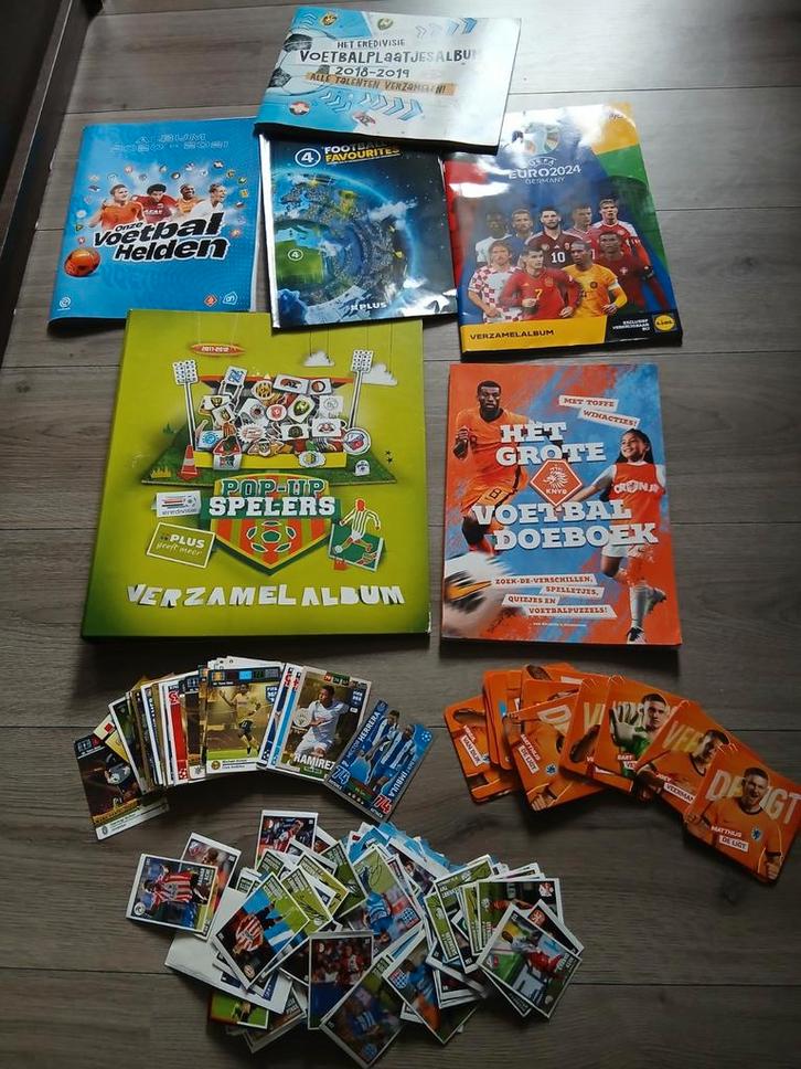 Diverse plaatjes, boekjes voetbalacties AH, Lidl, Plus, Fifa, Verzamelen, Supermarktacties, Albert Heijn, Ophalen of Verzenden