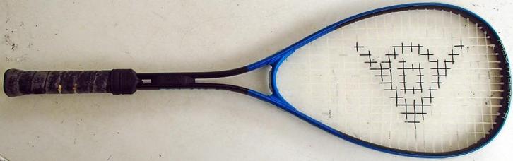 Squashracket Dunlop, Sport en Fitness, Squash, Gebruikt, Racket, Met hoes, Ophalen of Verzenden