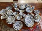 Verzameling blauw porcelein - Zwiebelmuster, Thun - 85 delig, Antiek en Kunst, Antiek | Porselein, Ophalen