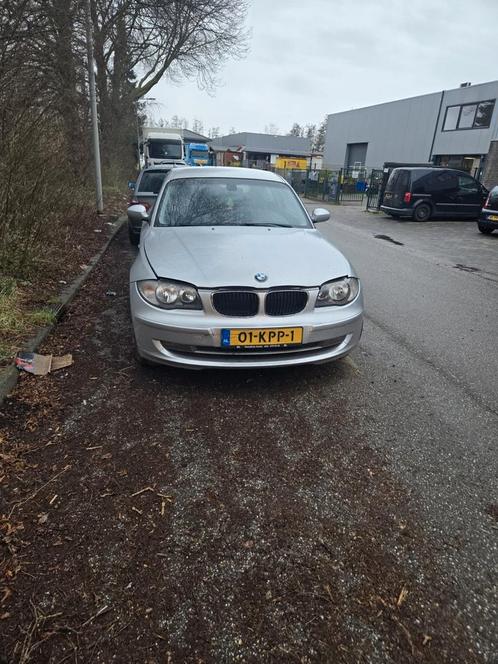 BMW 1-Serie 2.0 118I 3DR 2010 Grijs Defecte motor!, Auto's, BMW, 1-Serie, Benzine, B, Hatchback, Handgeschakeld, Origineel Nederlands