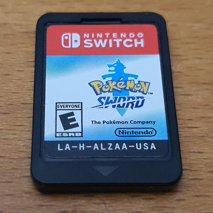 OPRUIMEN | SWITCH | Pokemon SWORD, Spelcomputers en Games, Games | Nintendo Switch, Gebruikt, Avontuur en Actie, 1 speler, Vanaf 7 jaar
