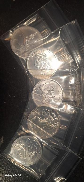 5 stuks 1oz zilveren (wereldsetje) munten 999.9 beschikbaar voor biedingen