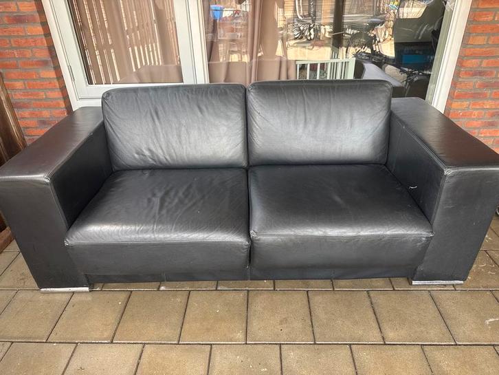 Zwarte leren 2-zitsbank, Huis en Inrichting, Banken | Bankstellen, Gebruikt, Rechte bank, Tweepersoons, 150 tot 200 cm, 75 tot 100 cm