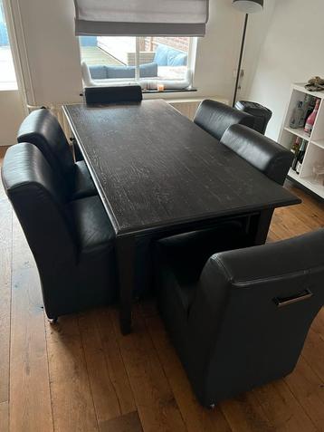 Eettafelset met 6 stoelen beschikbaar voor biedingen