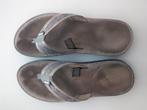 Oude Teva slippers onverwoestbaar maat 39 small, Ophalen, Gedragen